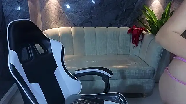 Lisa Doll Tx online show from March 27, 8:09 pm