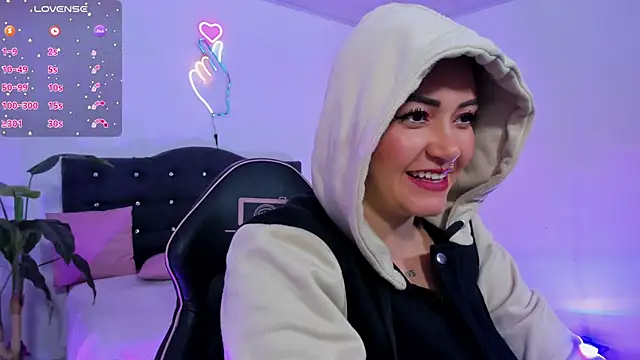 LUNAKITTY TAY online show from May 22, 12:03 pm
