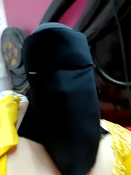 Warda Egy online show from March 28, 1:43 pm