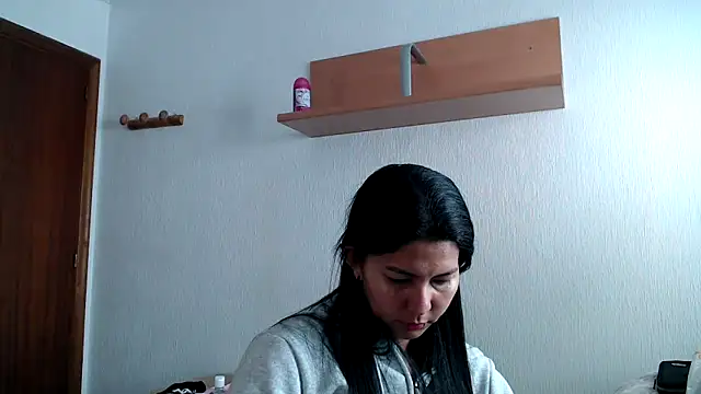 ZeforAitanna online show from March 30, 1:33 pm