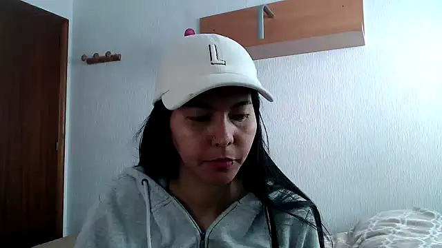 ZeforAitanna online show from March 25, 1:47 pm