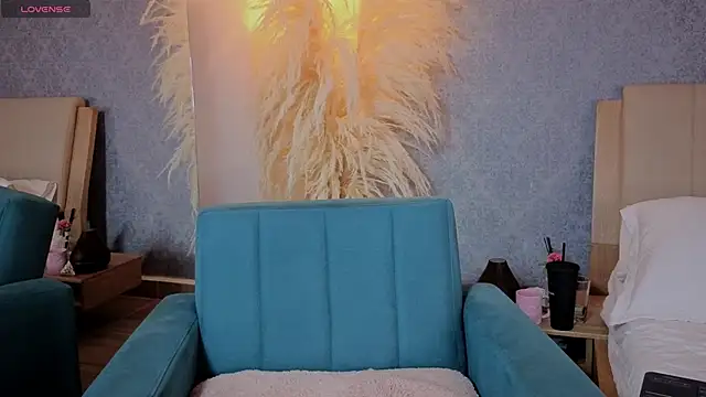 katt souza1 online show from May 8, 3:43 am