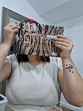 Katey Curvy01  online show from March 23, 11:16 am