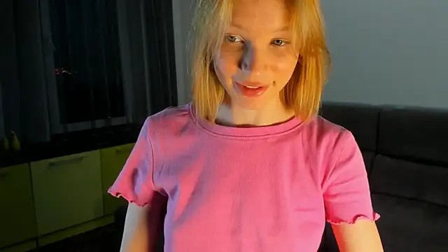 Kiracute18 online show from May 29, 5:00 pm