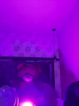 alahia pink online show from March 27, 4:25 am