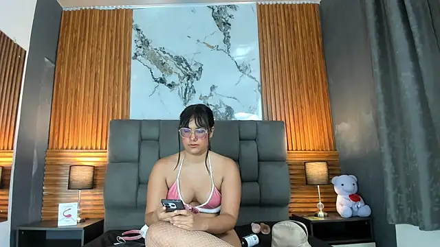  MilaRose  online show from May 14, 8:03 pm