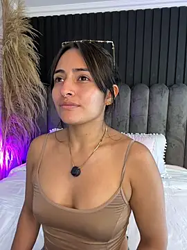 Nanda vixen  online show from May 27, 8:06 pm