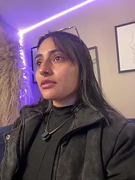 Nanda vixen  online show from May 9, 11:56 am