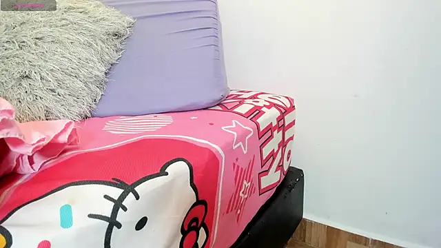 MiaEvans0 online show from May 26, 7:02 pm