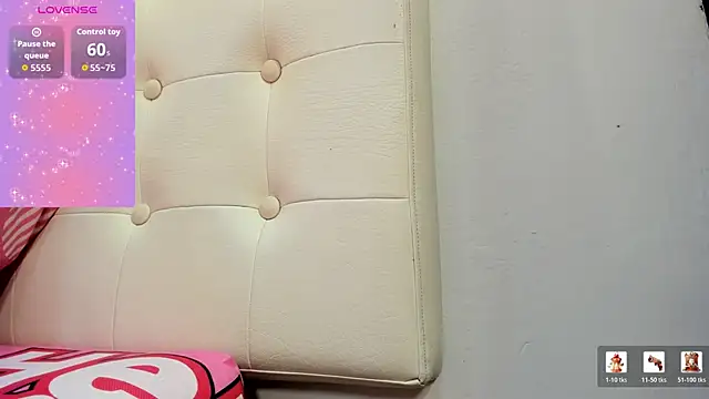 MiaEvans0 online show from April 2, 3:04 am