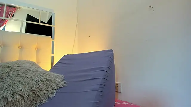 MiaEvans0 online show from May 25, 7:02 pm