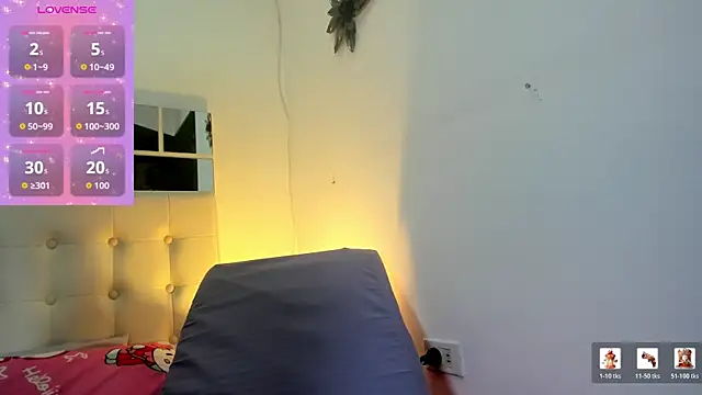 MiaEvans0 online show from May 16, 7:13 pm