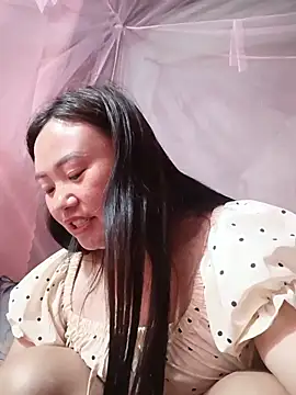 lisn-cute online show from May 24, 11:31 am