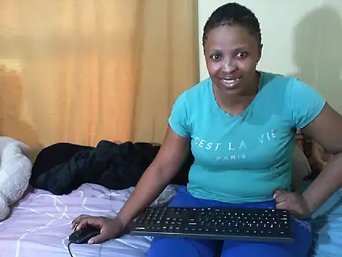 Caramel-Diva online show from May 17, 1:43 pm