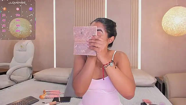 eva lain online show from May 11, 11:34 am