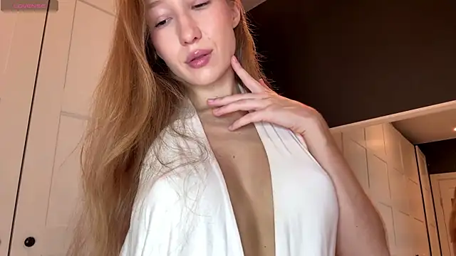 Alicecutepie online show from May 13, 6:41 am
