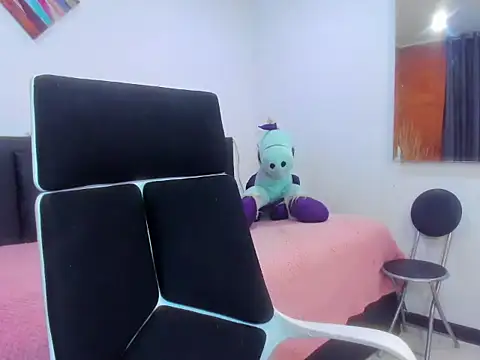  zara rosse online show from March 14, 8:15 am