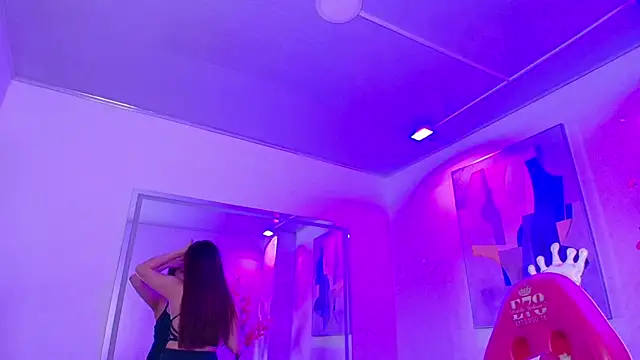 Chloe dolly online show from May 2, 11:24 am