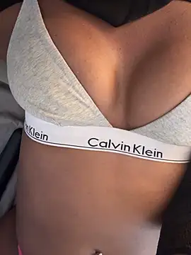 KiaraAmara online show from April 8, 4:20 pm