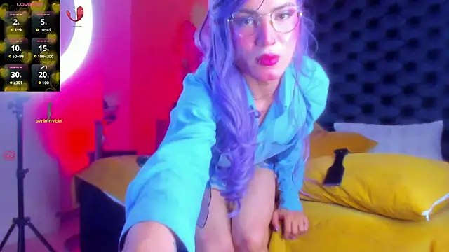 VeronikaBloom  online show from May 14, 6:19 am