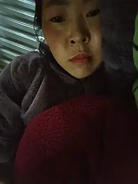 Yiyoongg online show from May 26, 11:37 pm