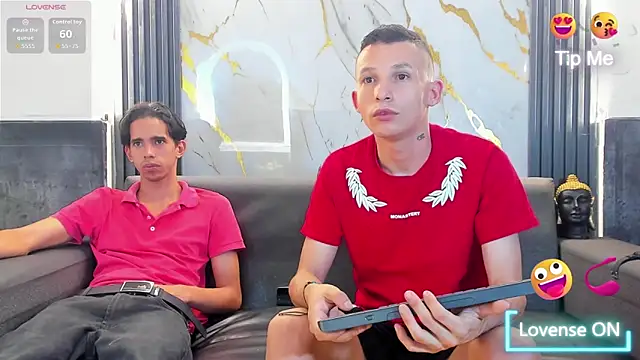 Isaak 26 online show from March 30, 8:08 pm