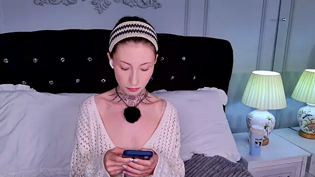 roxy morrison x online show from May 18, 3:38 am