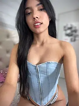 jadelaurent online show from July 5, 12:50 am