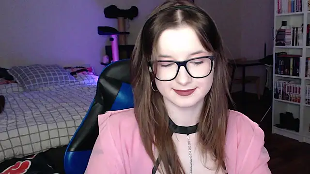 LunaXcherry online show from March 31, 6:19 pm