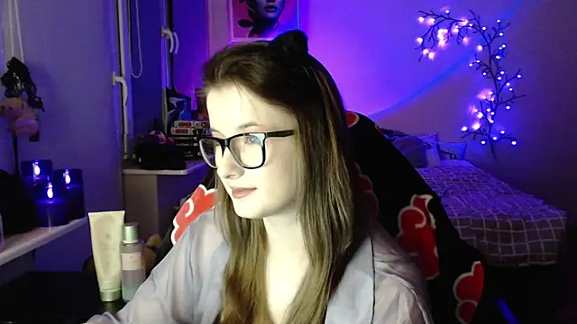 LunaXcherry online show from April 30, 8:57 pm