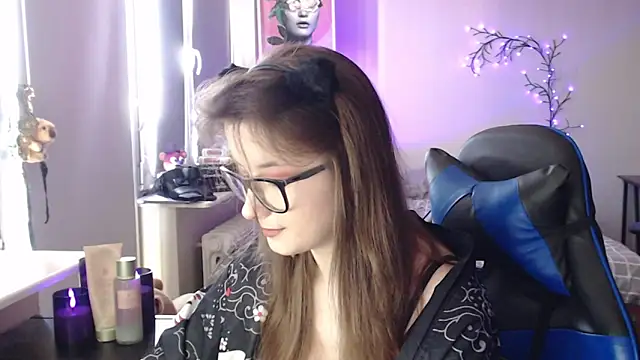 LunaXcherry online show from May 10, 11:23 am