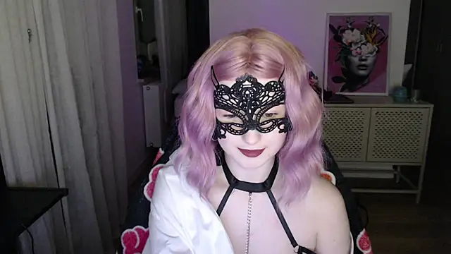 LunaXcherry online show from February 24, 8:40 pm