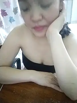Strawberry-wet online show from May 11, 6:37 am