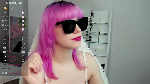 EmilyTrase online show from May 25, 1:15 am