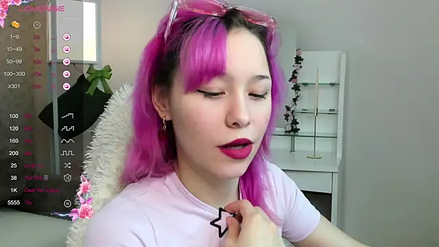 EmilyTrase online show from May 21, 1:58 am