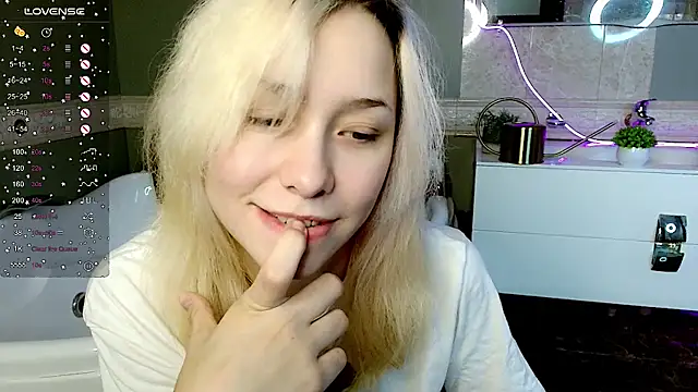 EmilyTrase online show from May 7, 2:27 am