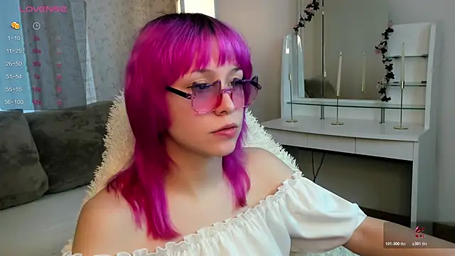 EmilyTrase online show from May 17, 1:16 am