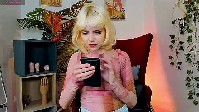 wow angel online show from March 8, 5:22 am