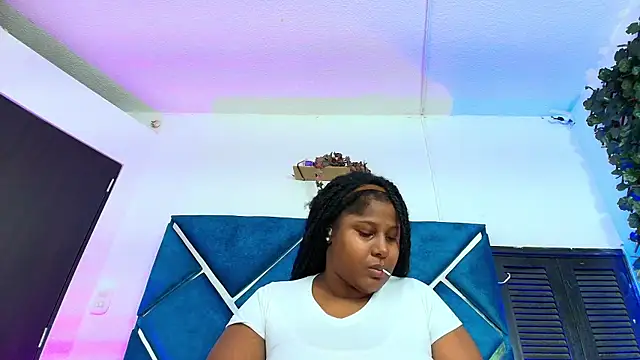 AlexaRousse4u online show from May 11, 10:18 pm