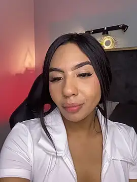Lola 12  online show from May 8, 3:04 pm