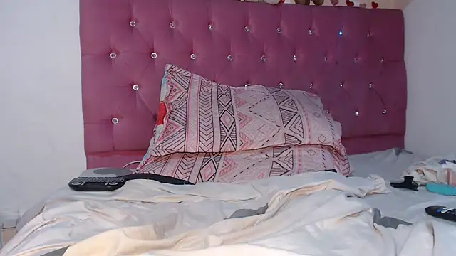 lunita2020x online show from February 27, 2:22 am