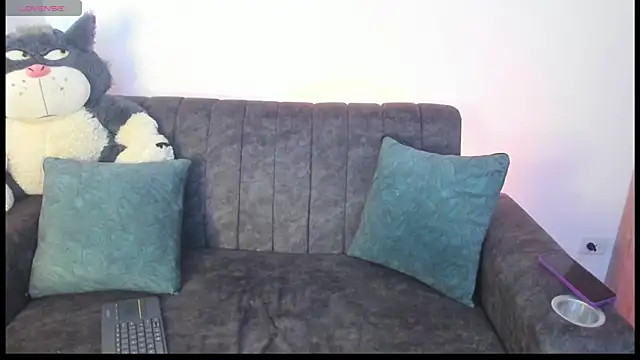 velmoon online show from May 12, 6:14 pm