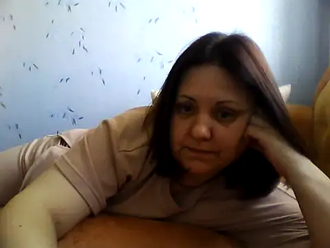 LockyCharm111 online show from May 15, 5:33 am