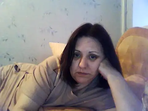 LockyCharm111 online show from April 29, 5:15 pm