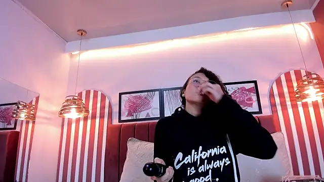 candice johnss online show from April 1, 12:28 pm