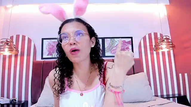 candice johnss online show from April 8, 12:51 pm