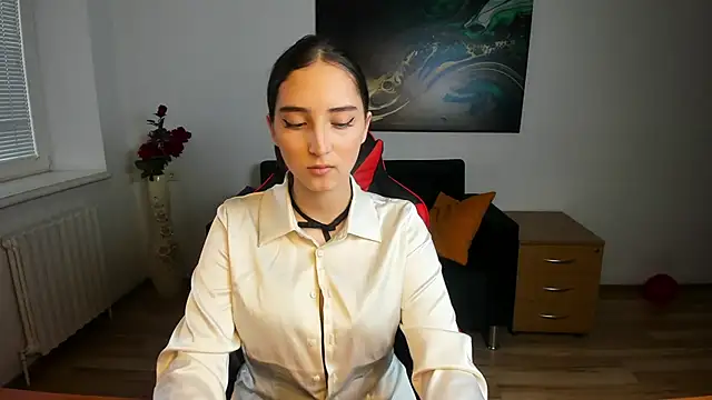 Effy Royse online show from February 27, 1:55 pm