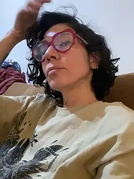 JeanneDuval8888 online show from May 8, 11:50 pm