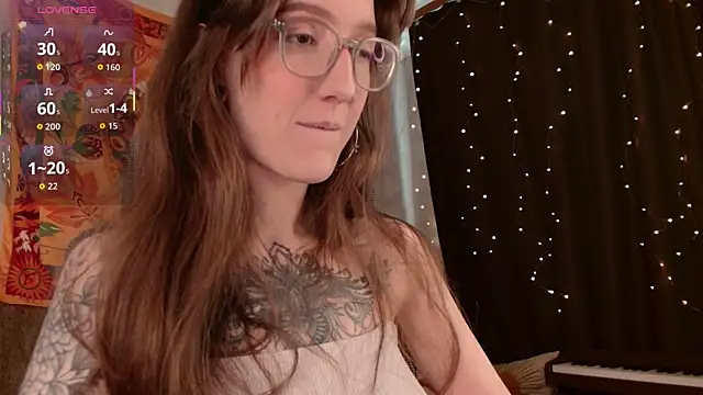 lolami  online show from May 8, 7:33 am