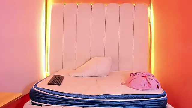 NaughtyVibes OS online show from February 10, 1:47 pm